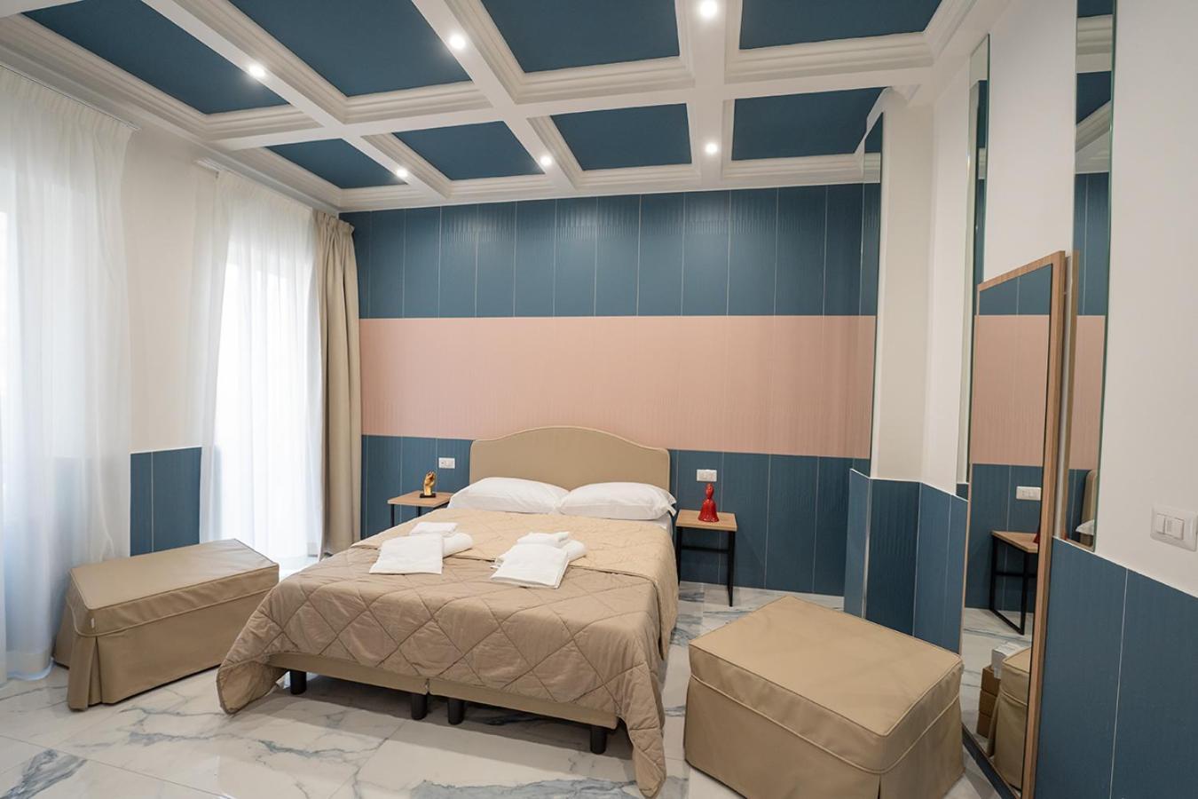 Pc Boutique H Centro, By Clapa Group Neapel